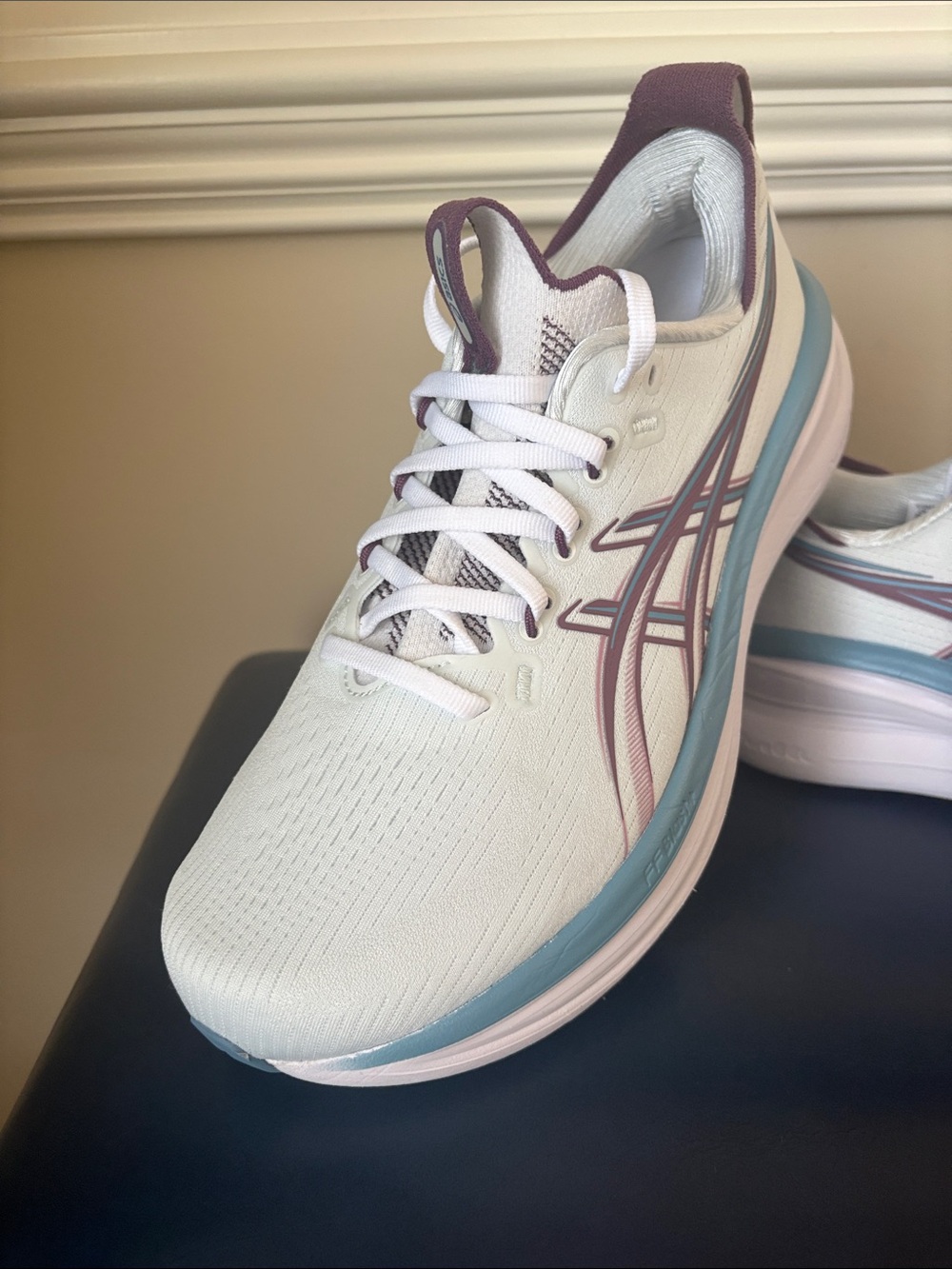 ASICS Gel Nimbus 28, Women’s 9 Wide - Picture 2 of 11